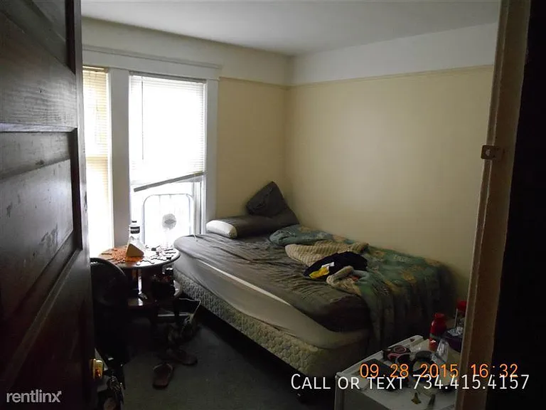 1002 Packard St — Photo 37