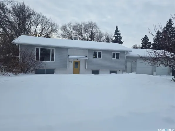212 4TH AVENUE E, Nokomis, SK S0G 3R0