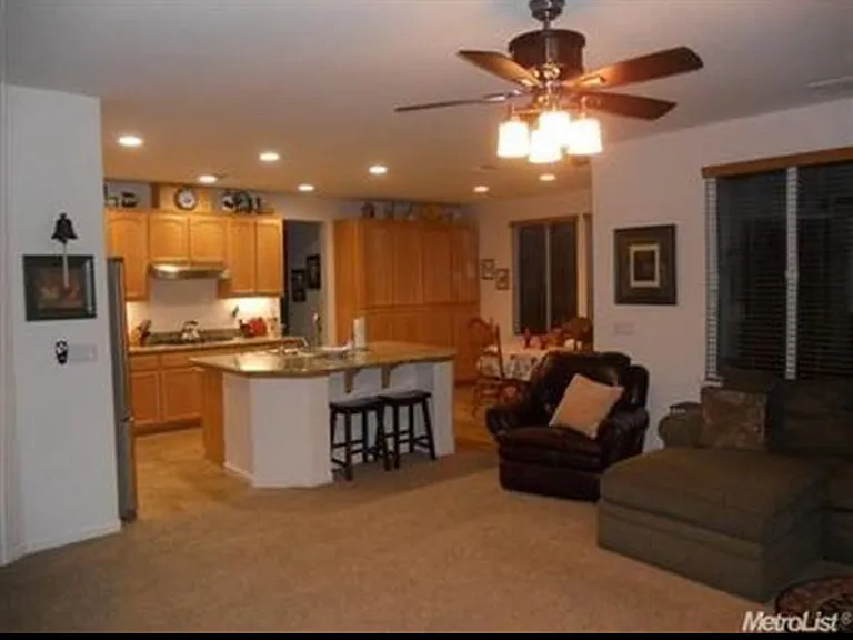 1500 Winterbrook St — Photo 9
