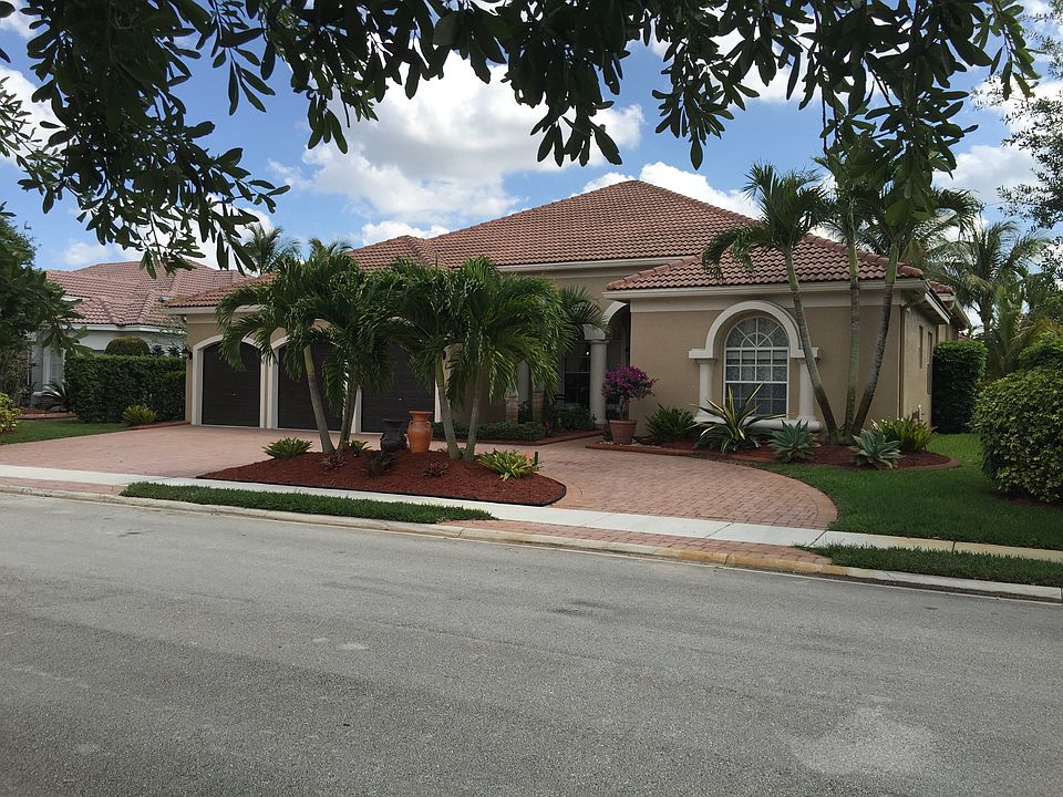 1st image of 15958 SW 15th St