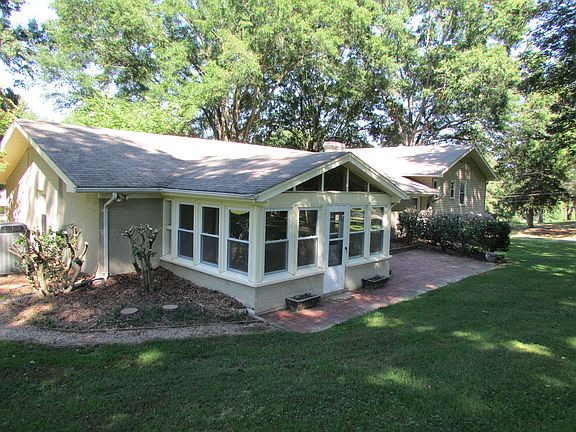4th image of 2115 Pecan Ct