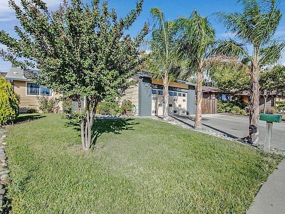 2nd image of 3319 Serpentine Dr