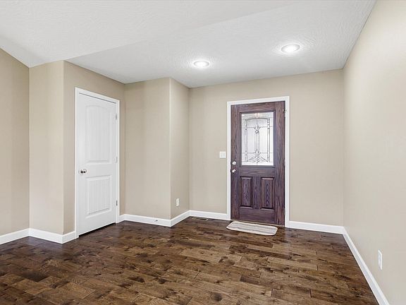 4th image of 1901 E Costa Mesa Court