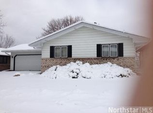 83 Ramsey Cir NE, Minneapolis, MN 55413