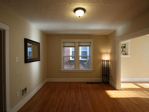 4th image of 1036 Art Hill Pl Floor 1
