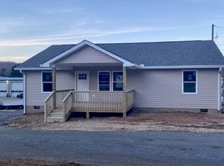 85 Maple St, Franklin, NC 28734