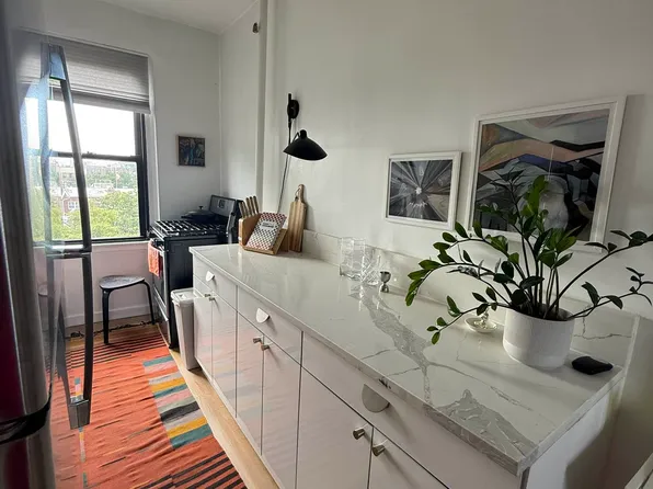 21-47 33rd Street image 4 of 5