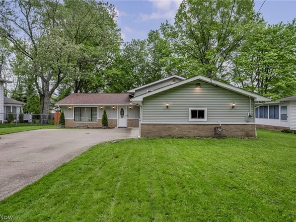7647 McCreary Rd, Seven Hills, OH 44131