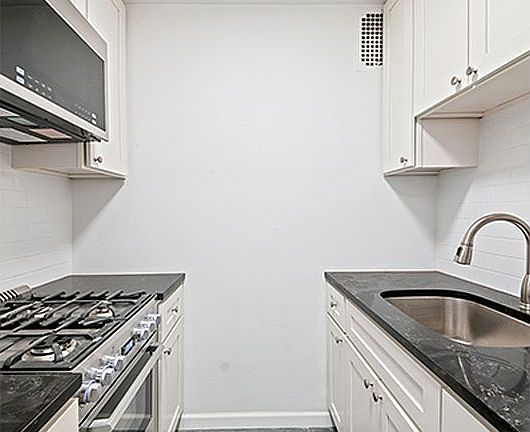 4th image of 345 E 52nd St APT 6C