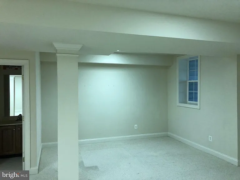 20090 Valhalla Sq — Photo 14