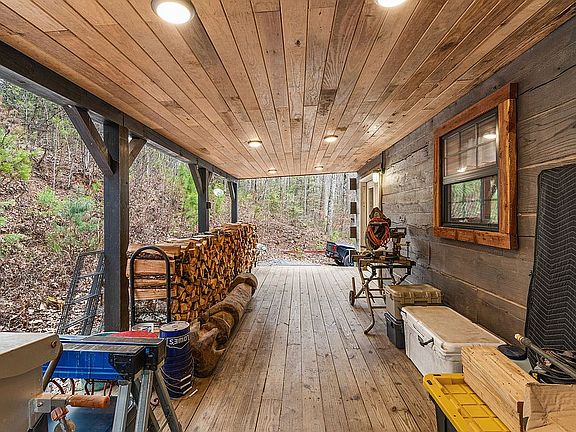 3rd image of 507 Horton Rd