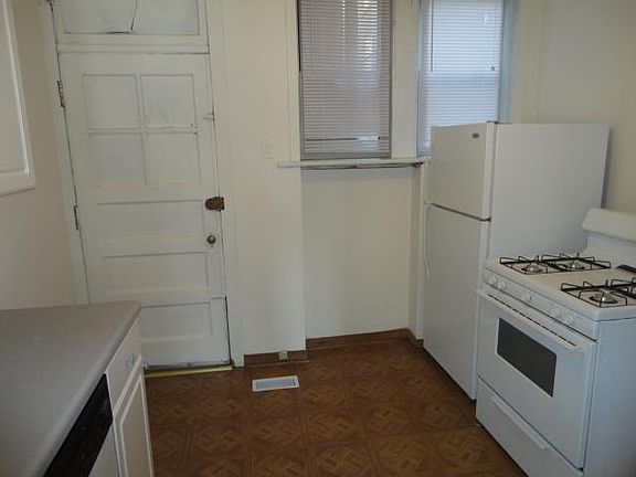 4th image of 4817 N Wolcott Ave