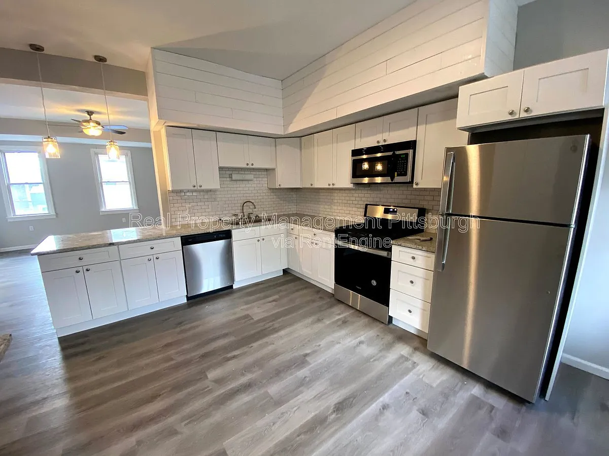 Building Photo - 2140 Lowrie St #2