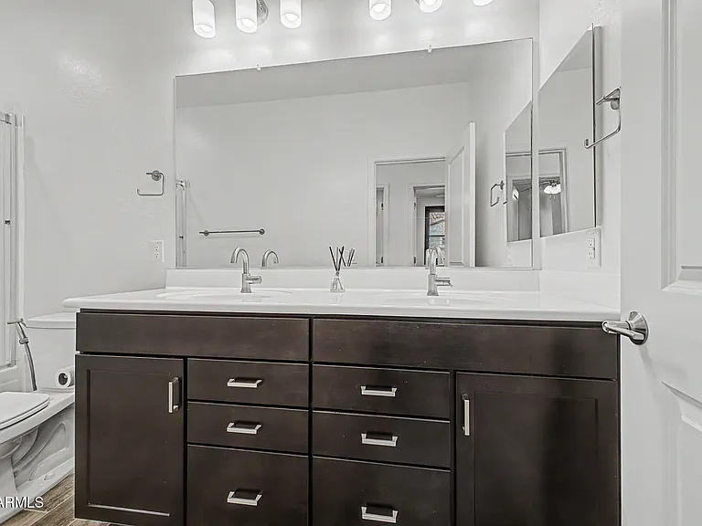 1917 E Hampton Ln #104 — Photo 33