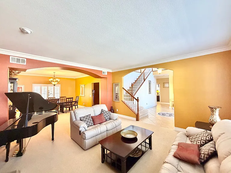 26187 Isherwood St — Photo 7