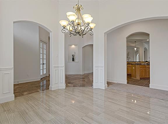 3rd image of 320 Cambridge Dr