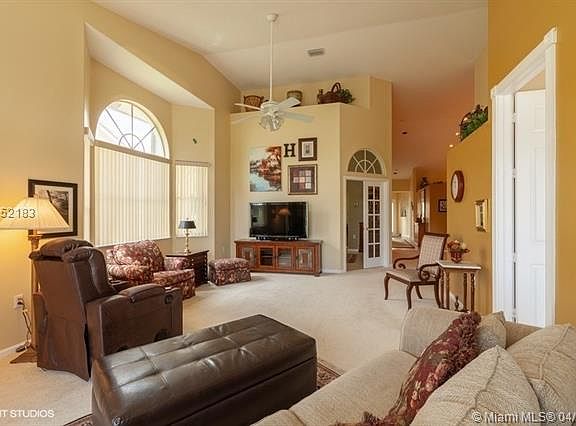4th image of 584 W Palm Aire Dr #584