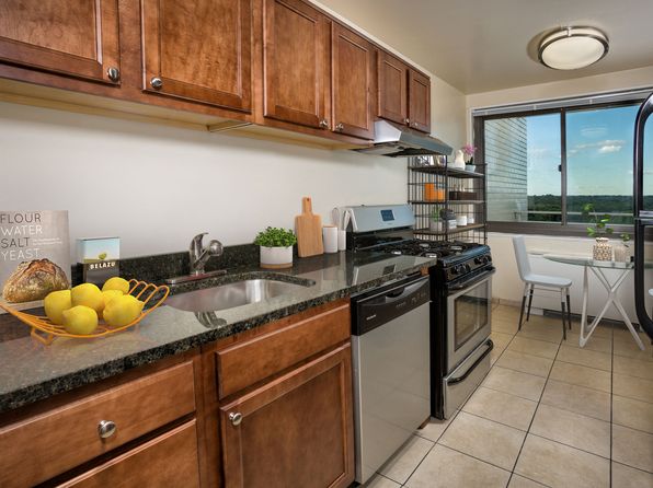 8811 Colesville Rd APT 726
