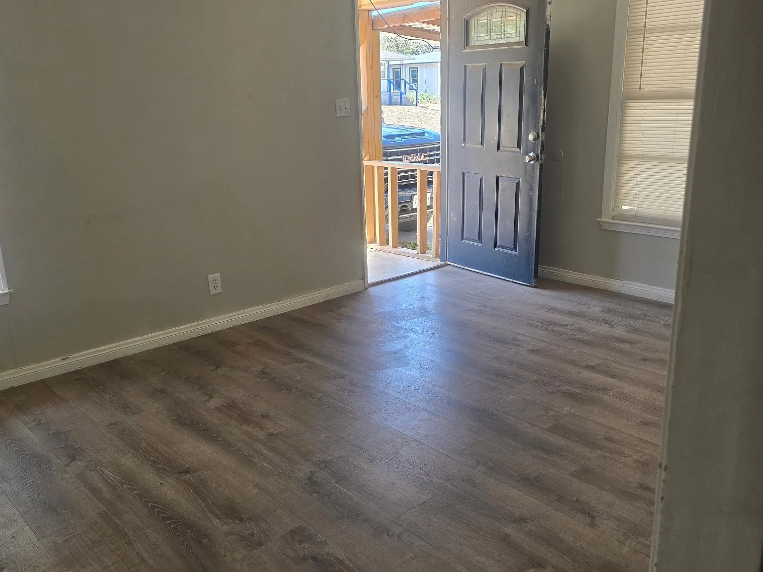 3 bed, 1079 sqft, $1,100 — Photo 4