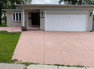 32607 Lancaster Dr, Warren, MI 48088