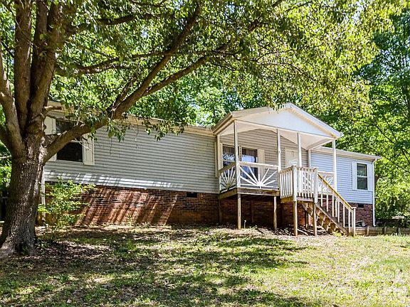 3rd image of 3690 Vickery Dr