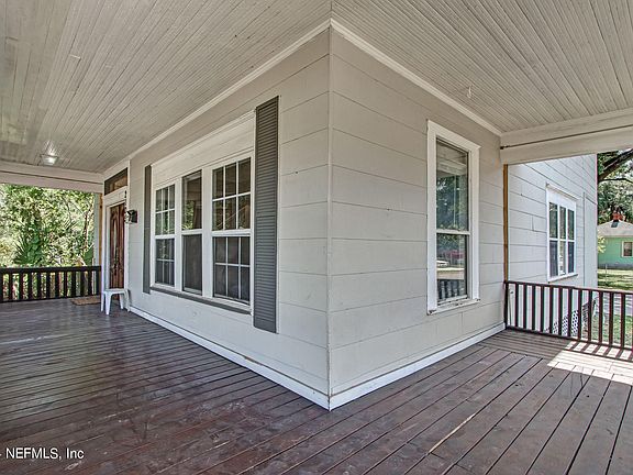 3rd image of 2105 EVERGREEN Avenue