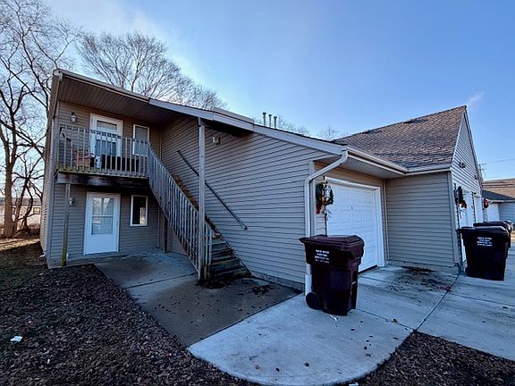 2nd image of 911 Minns Dr #1