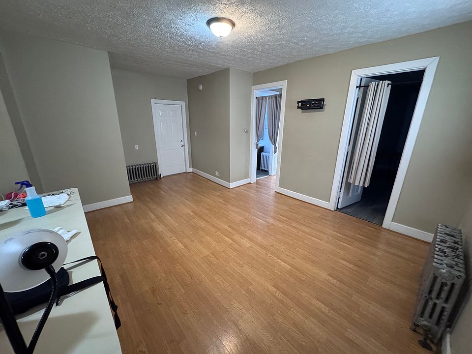 1st image of 128 Meigs St APT 2