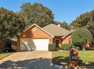 3925 Wentworth Dr, Arlington, TX 76001