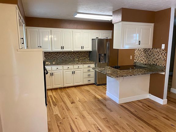 5th image of 1081 Mojave St