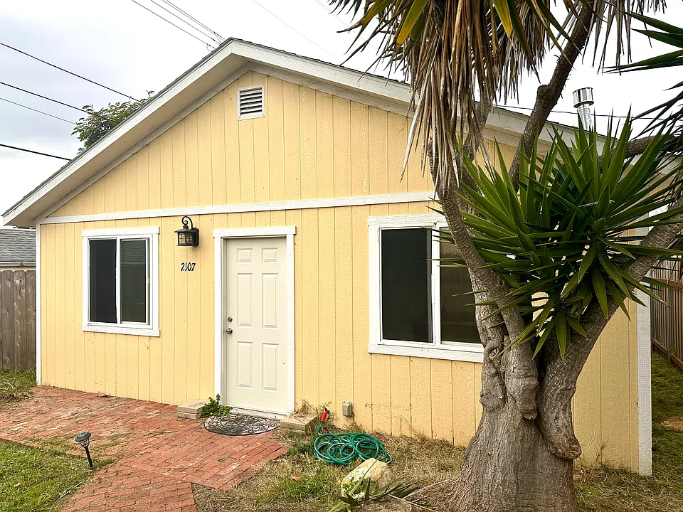 2107 Sunset Ave