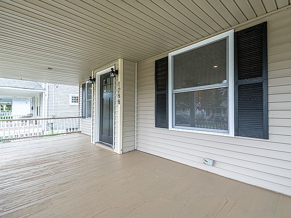 4th image of 1288 Saint Charles Ave #Up