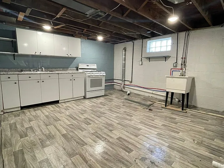 20806 Panama St — Photo 4