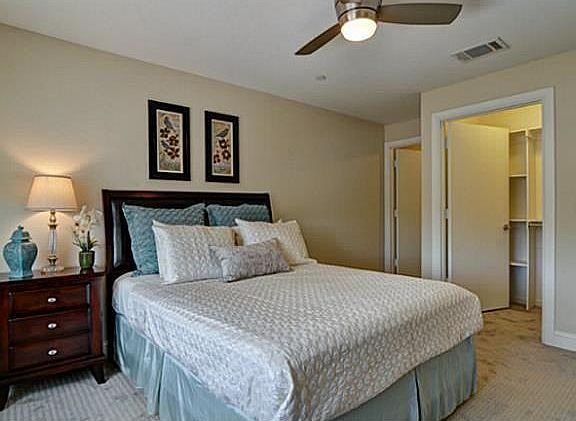 4th image of 4554 Glenwick Ln APT 3208
