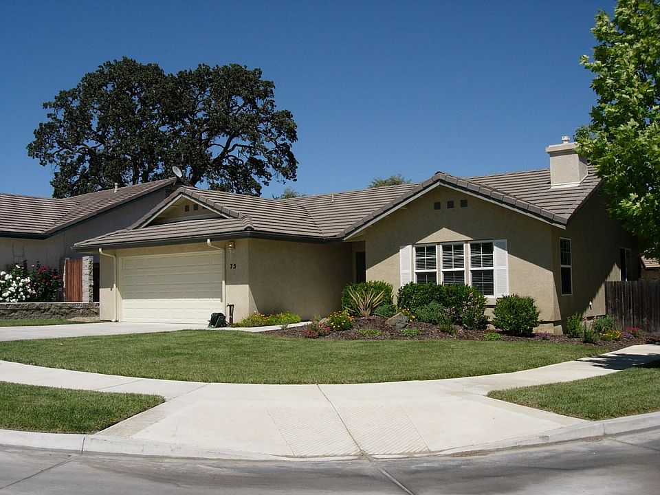 Front view/ corner lot