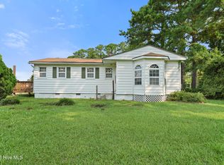 201 Blueberry Ln, New Bern, NC 28560