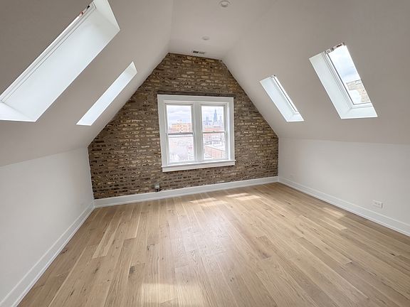 3rd image of 1317 N Ashland Ave #4F