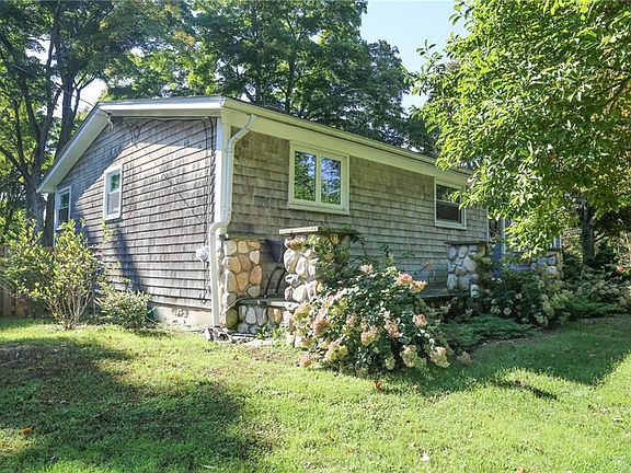 3rd image of 11 Thelma Irene Dr