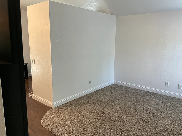 14273 Parkview Dr — Photo 8
