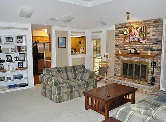 4th image of 12401 Cross Creek Dr