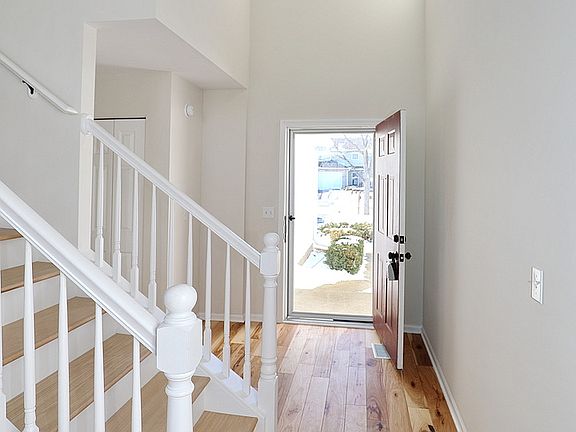 5th image of 506 Glen Dr #C