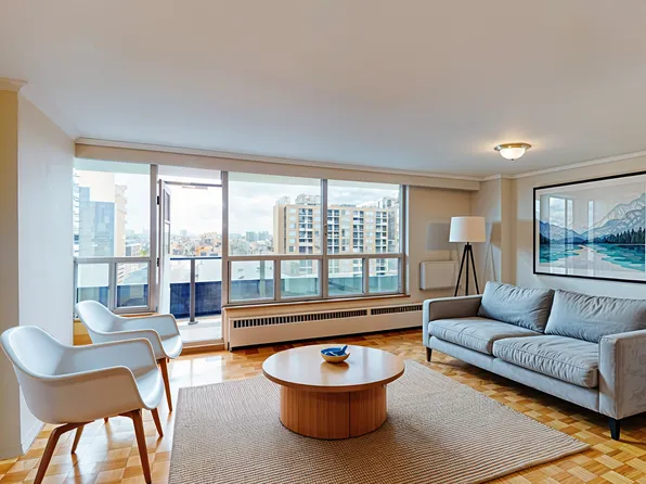 35 Canyon Ave #1203, Toronto, ON M3H 4Y2