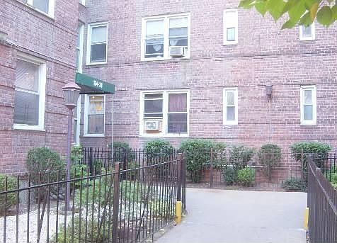 2nd image of 13434 Franklin Ave APT 5H