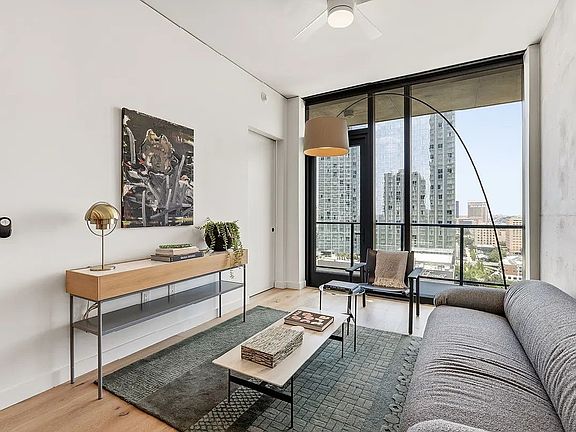 2nd image of 610 Davis St #3111
