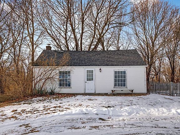 2nd image of 667 Sawyer Street