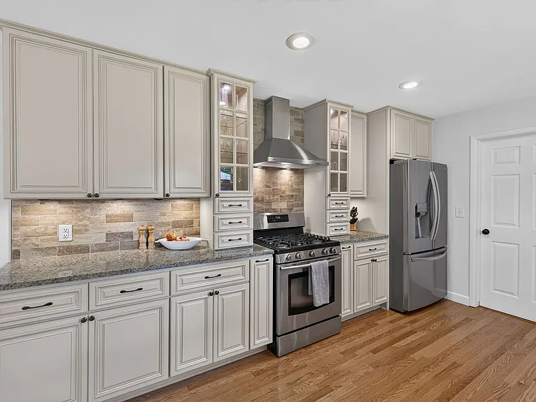 2030 E Greenwood St — Photo 11