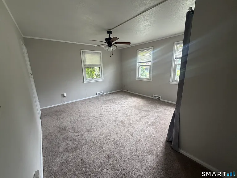 16 Harding Ave — Photo 6