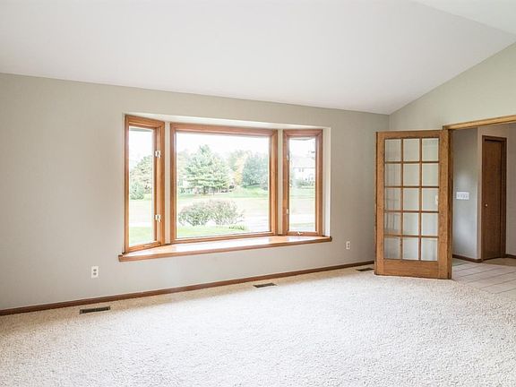3rd image of 4215 Sunderland Way