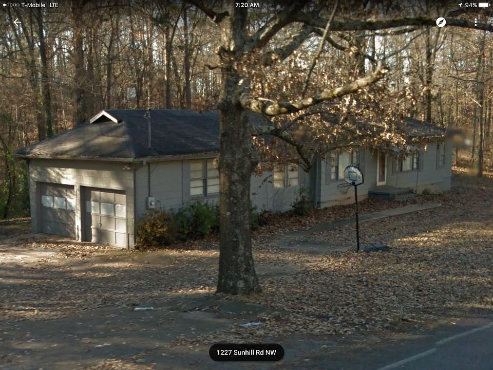 This is 1233 Sunhill Road NW