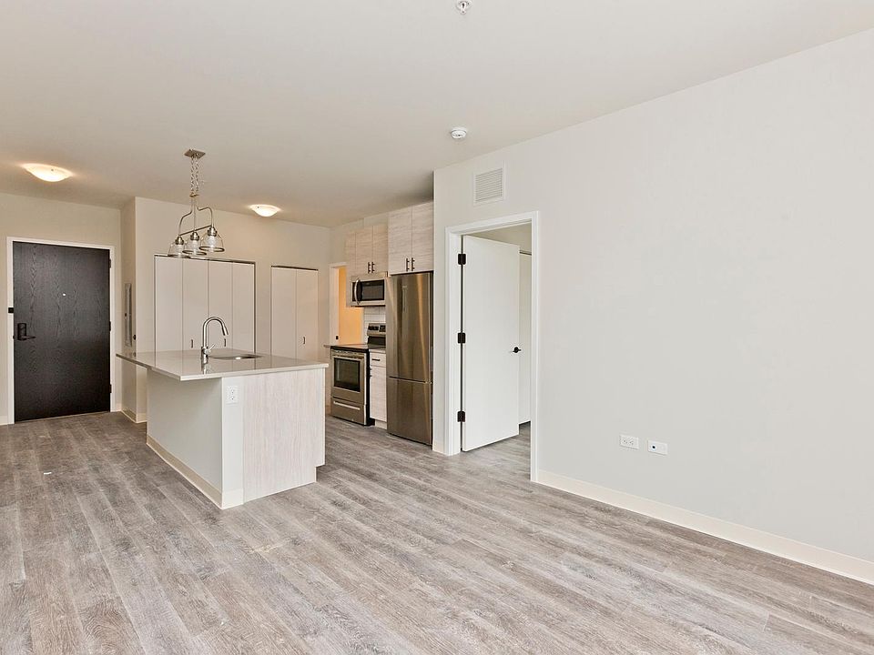 1st image of 6150 N Broadway St #3A